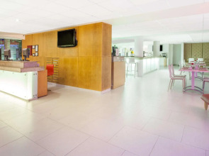 Отель Adhara Express