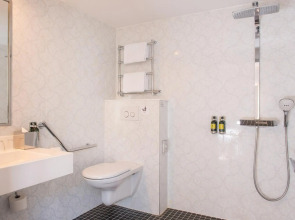 Le Parisis Paris Tour Eiffel