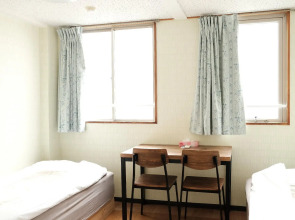 Hotel Mikado - Hostel