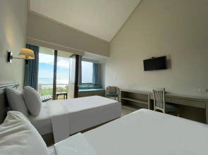 Pinnacle Grand Jomtien Resort and Beach Club