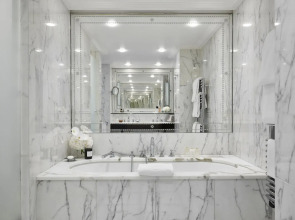 Отель Plaza Athenee