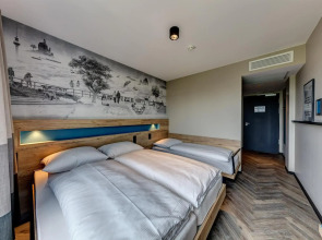 Schulz Hotel Berlin Wall at the East Side Gallery