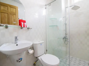 RedDoorz Plus near Nguyen Hue Walking Street