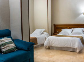 Отель Reina Cristina