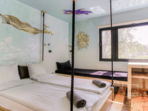 ArkaBarka Floating Hostel and Apartments