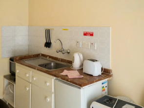 Mavina Hotel & Apartments