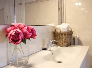 7 Moons Bed & Breakfast