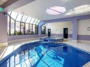 Aristocrat Apartments