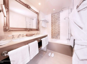 Отель Disneyland