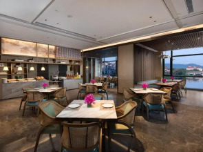 Holiday Inn Hotel and Suites Sanya Yalong Bay by IHG