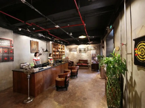 Nostalgia Hotel（Beijing YongheLama & Nanluoguxiang）