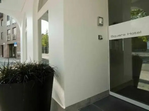 Square Hotel