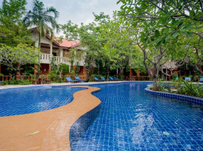 Phuket Leelavadee Hua Ting Resort