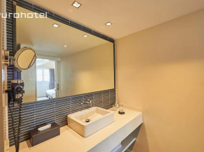 Puro Oasis Urban Hotel