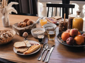 Hôtel Corneille - Entrée autonome, réception en ligne -Encore Mieux