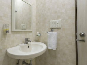 Treebo Rockwell Plaza