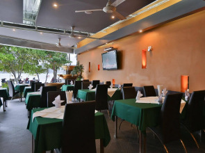 The Front Hotel and Apartment