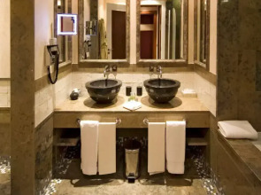 Grande Real Villa Italia