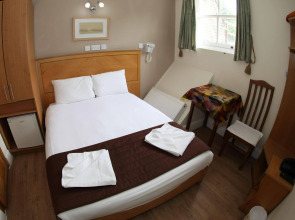 Bob W Holland Park London