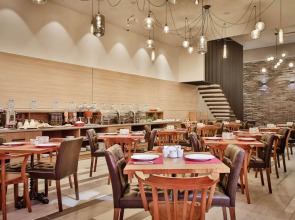 Амери Плаза