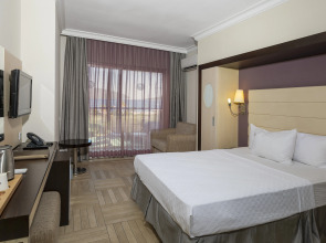 Отель Blue Bay Platinum