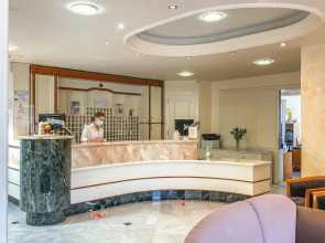 Отель Chrispy Waterpark Resort