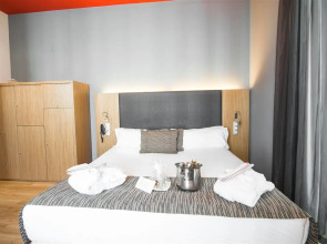 Petit Palace Plaza del Carmen