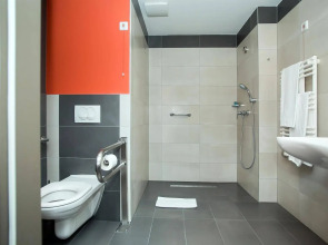 Best Western Plus Lakeside Hotel