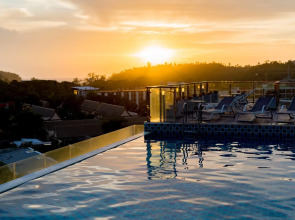 Ozone Condotel Kata Beach