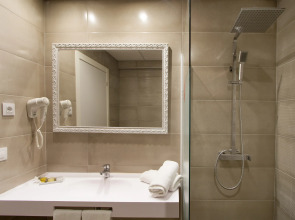 Hotel Serhs Oasis Park