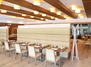 Отель Movenpick Hotel Sarajevo