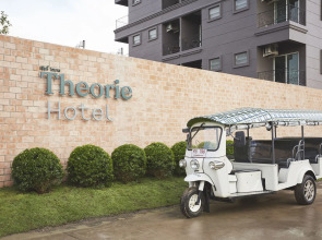 Theorie Hotel Sukhumvit 107 by SLH