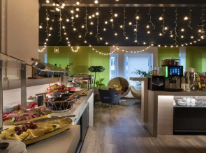 greet Berlin Alexanderplatz