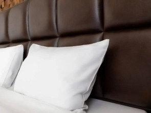 Апартаменты в отеле Red Wood (Ред Вуд)