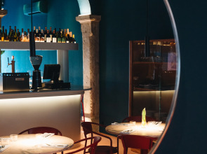 Esqina Cosmopolitan Lodge