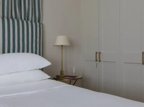 Tite Street IX by Onefinestay