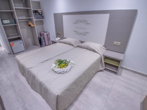 Nicholas Color Hotel