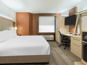 Holiday Inn Express & Suites Nearest Universal Orlando by IHG