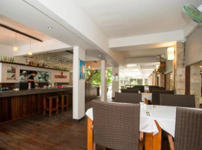 Kuta One Party Hotel