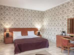 Maxim Boutique Hotel