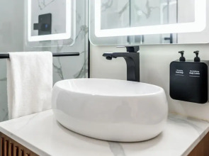 Bevonshire Lodge Motel