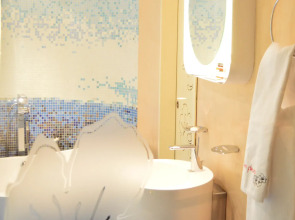 Les Fleurs Boutique Hotel