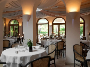 Augustus Hotel & Resort