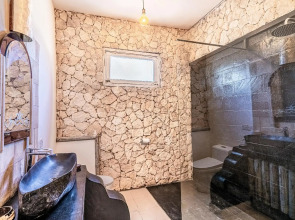 Coral Rocks Hotel & Restaurant