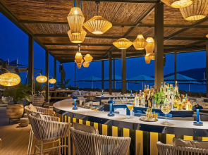 3-Bedroom Beachfront Villa with Hotel Amenities