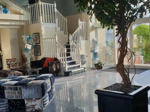 Devonshire House Hotel