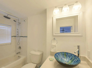 Sea Beach Plaza - Near Jungle Queen Riverboat