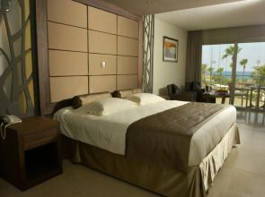 Adams Beach Hotel & Spa