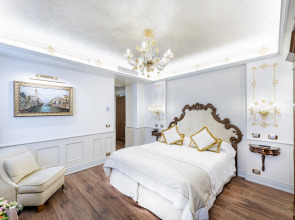 Отель Monaco & Grand Canal