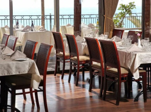 Seasons Hotel - Resort on The Beach